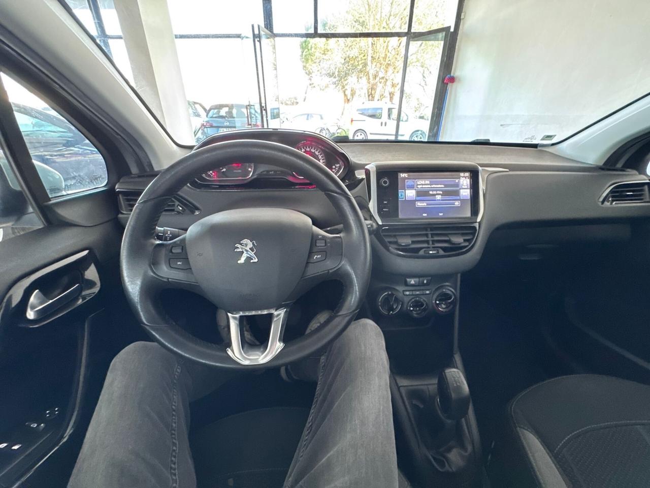 Peugeot 208 1.4 HDi 68 CV 5 porte Allure