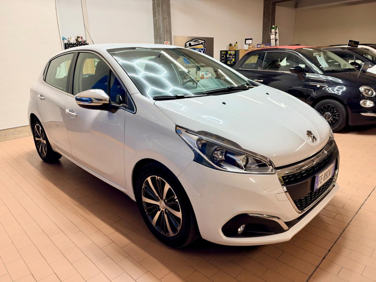 Peugeot 208 1.6HDi 100cv Neopat. E6