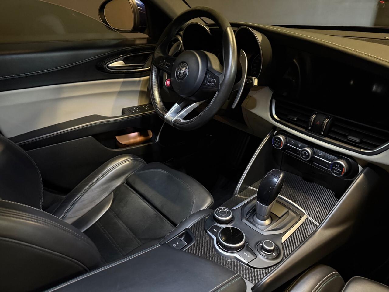 Alfa Romeo Giulia 2.9 V6 Bi-Turbo AT8 Quadrifoglio