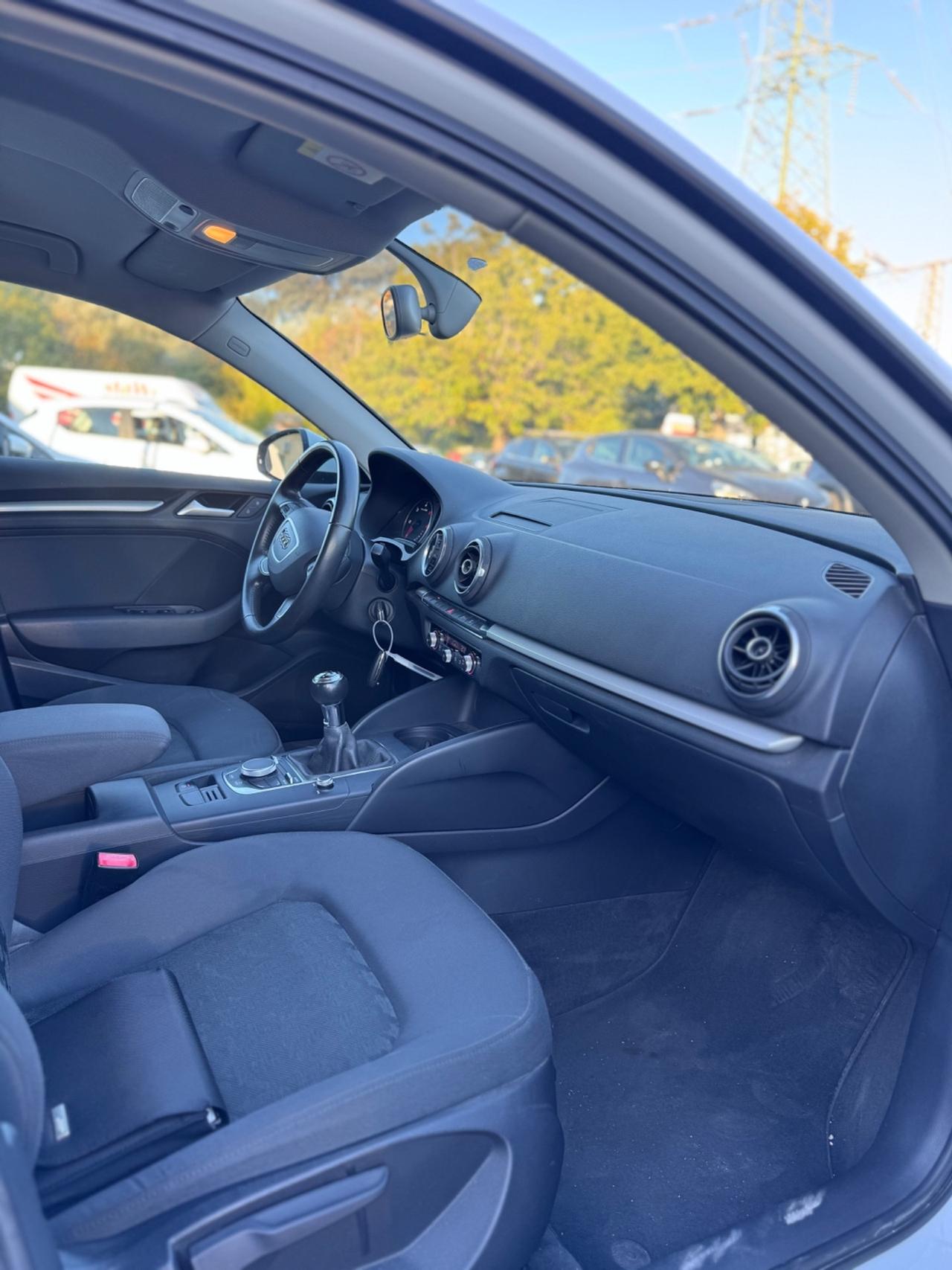 Audi A3 SPB 1.6 TDI clean diesel Ambition