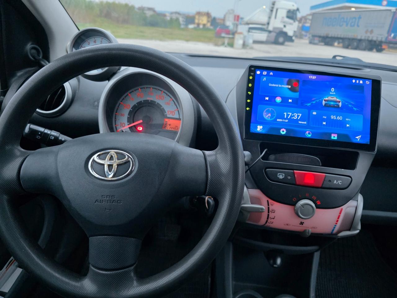 Toyota Aygo 1.0 12V VVT-i 5 porte Sol