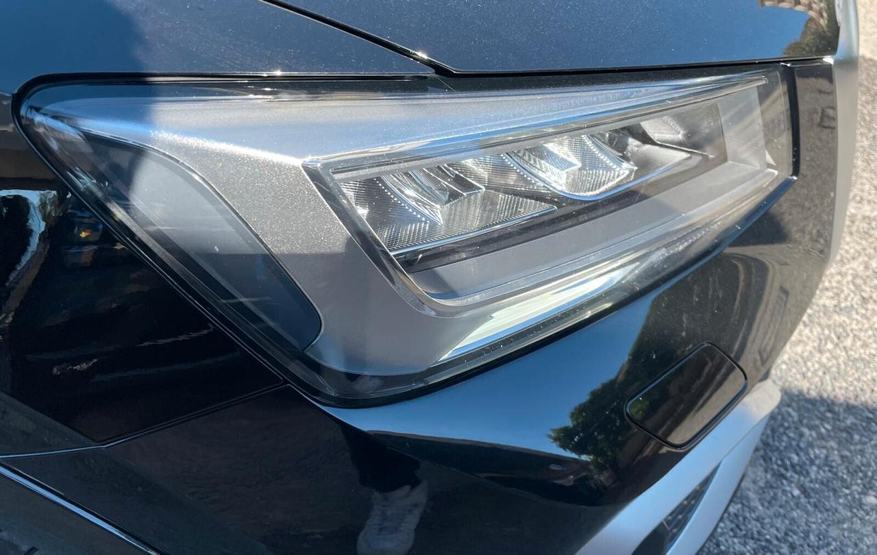Audi Q2 30 TDI Identity Black 2024