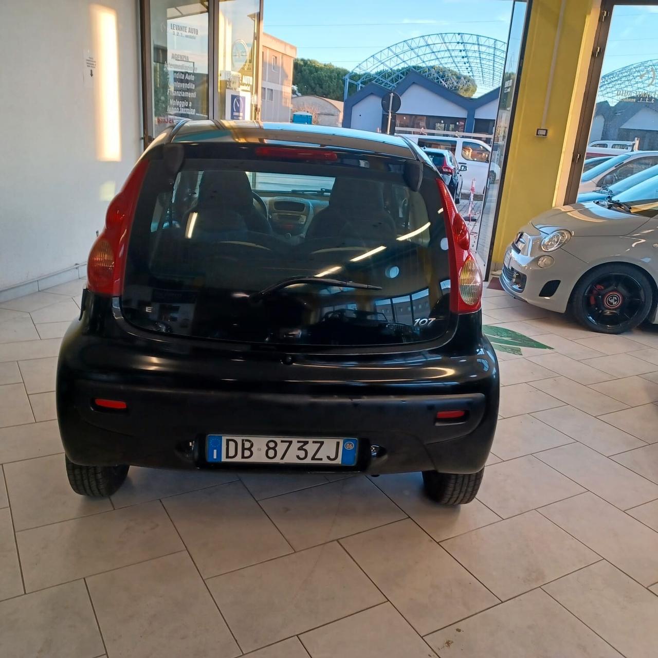 ECONOMICA PEUGEOT 107 1.0 NEOPATENTATI