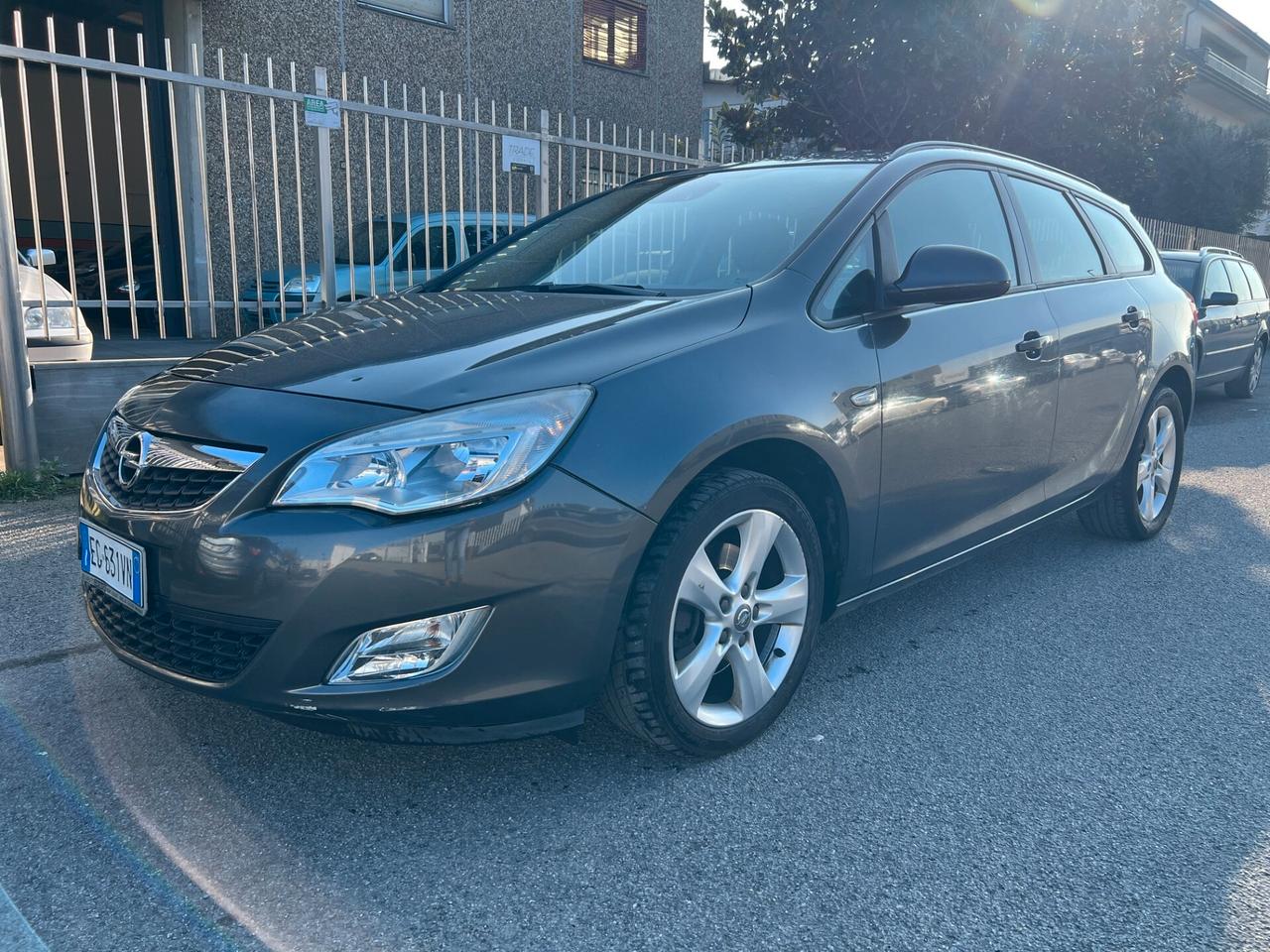 Opel Astra 1.7 CDTI 110CV Station Wagon Cosmo adatta a neopatentati