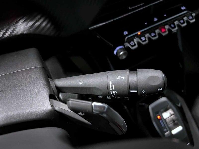 Peugeot 208 208 5p 1.2 Hybrid 100cv e-DCS6 Style