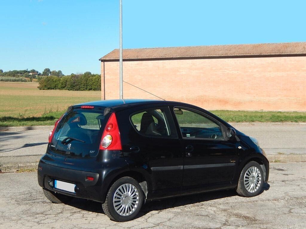 PEUGEOT 107 1.0 benzina con SOLO 100000Km
