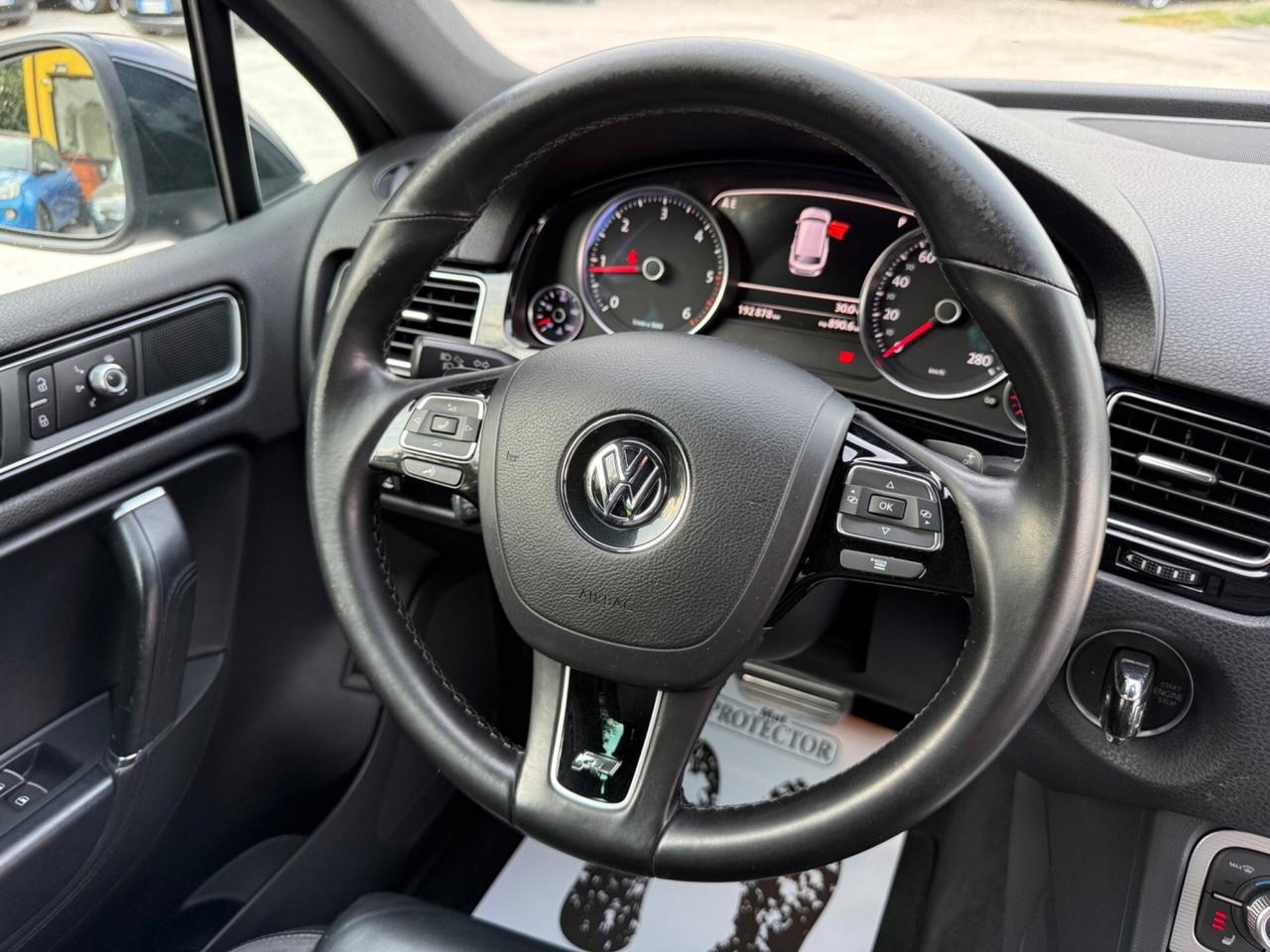 Volkswagen Touareg 3.0 TDI 262 CV R-Line