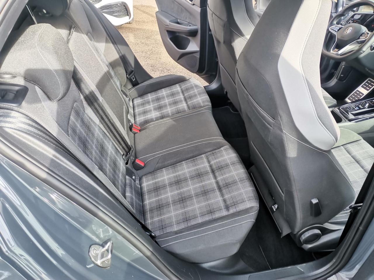 Volkswagen Golf 2.0 tdi GTD 200cv dsg