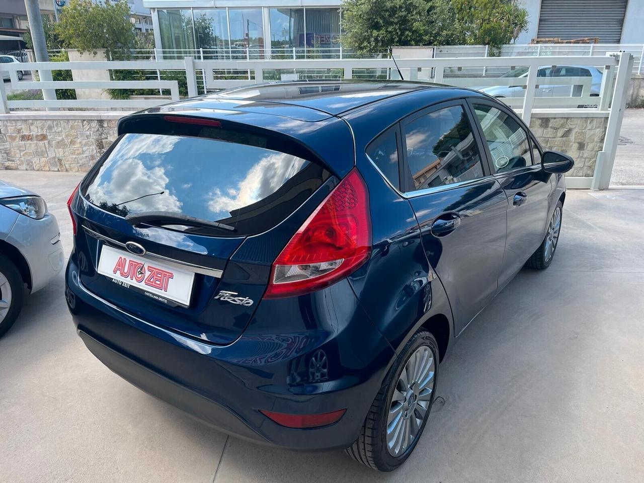 Ford Fiesta Titanium 1.4 5 porte Bz.- GPL