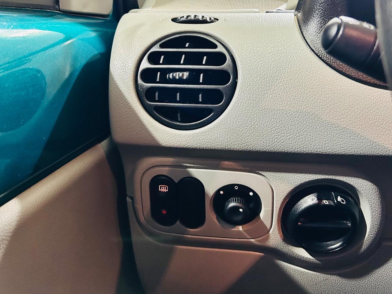 RENAULT KANGOO 1.2 16V IN PERFETTE CONDIZIONI .