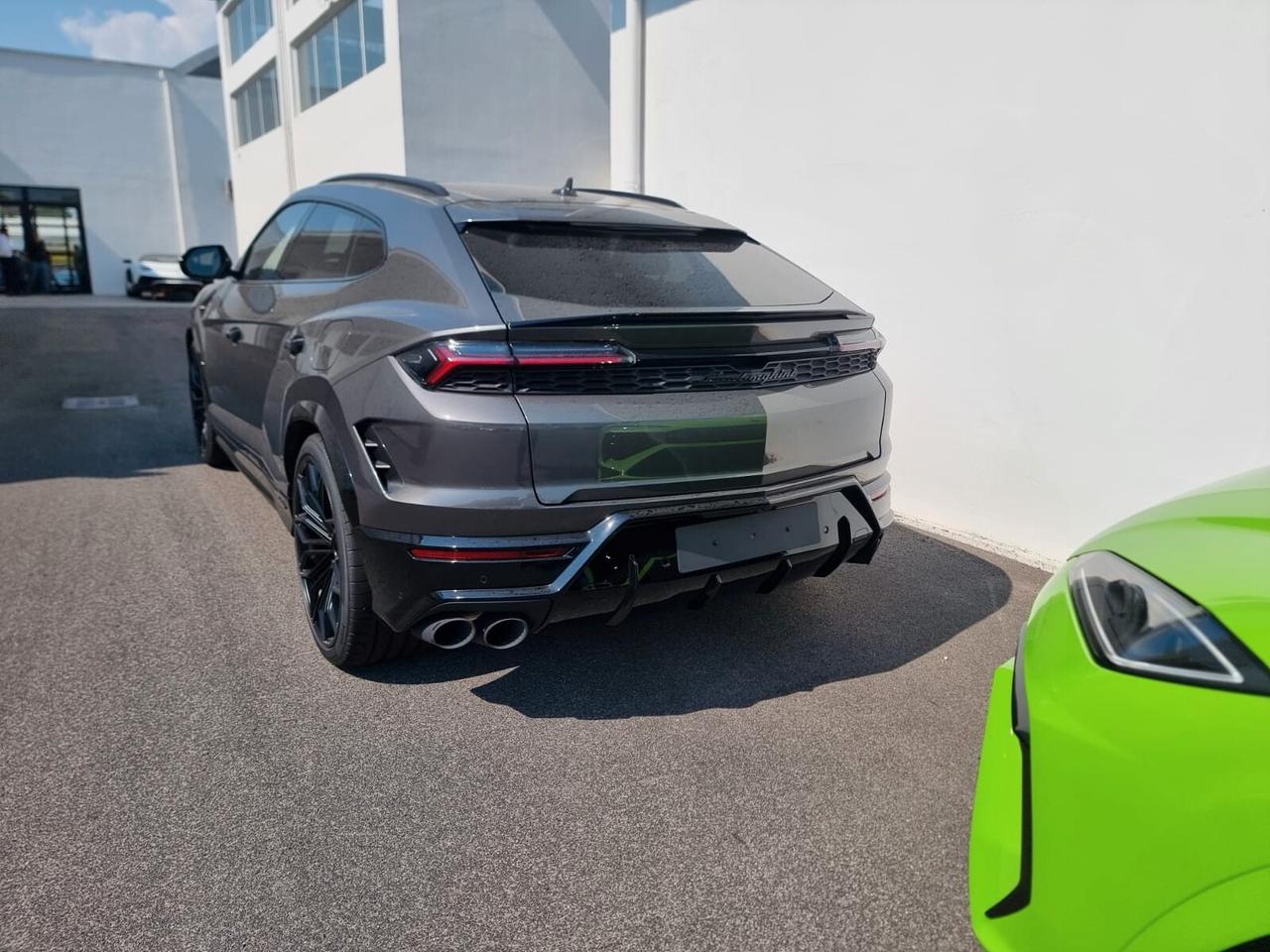 Lamborghini Urus 4.0 SE IN ARRIVO!
