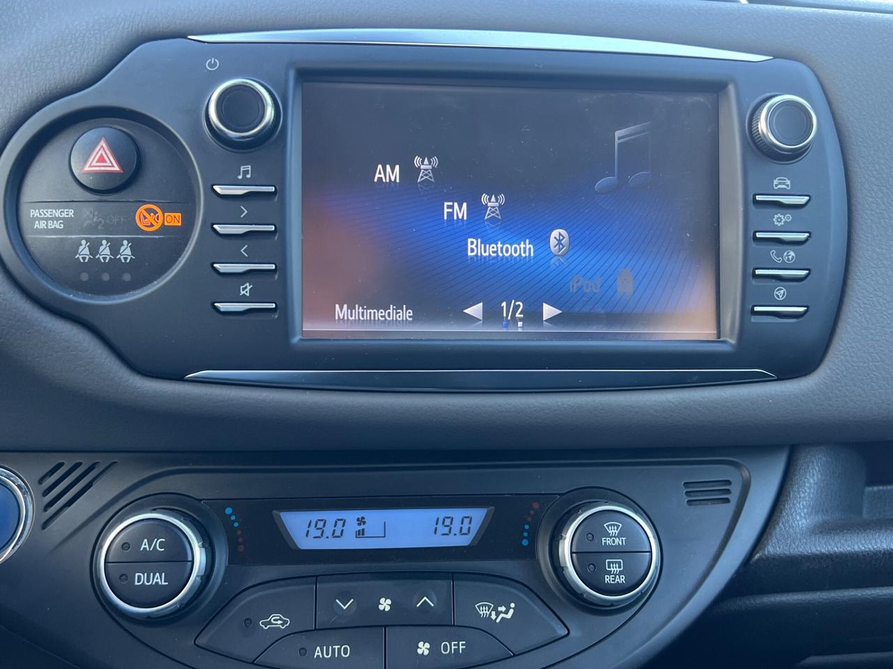 Toyota Yaris 1.5 Hybrid 5 porte Business