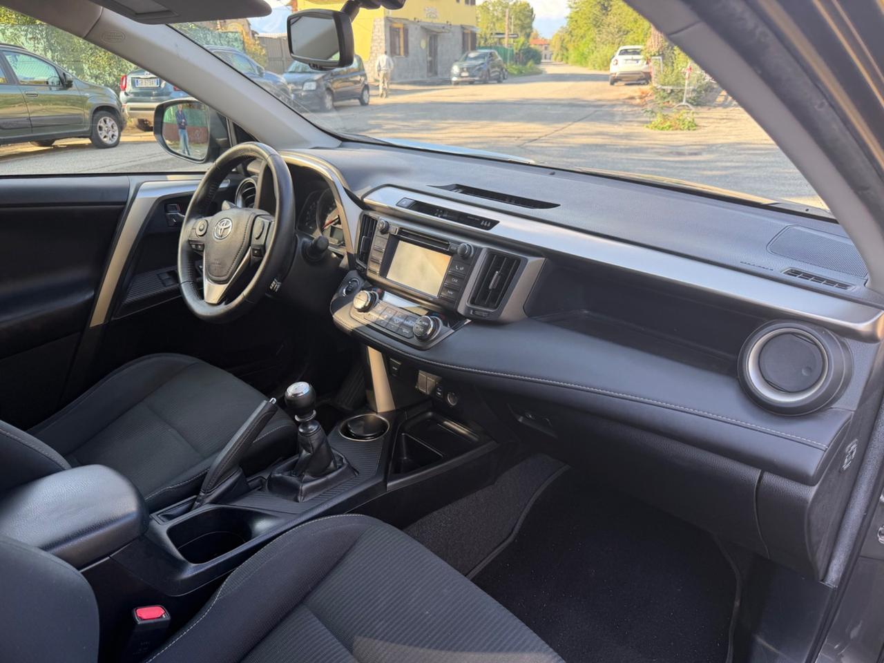 Toyota RAV 4 RAV4 2.0 D-4D 4WD Lounge White Ed.