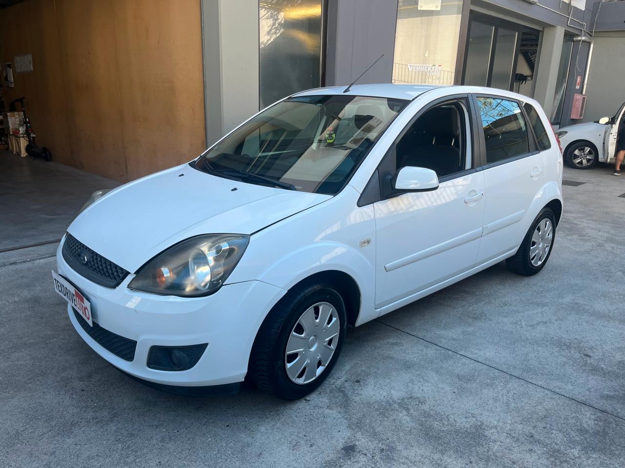 Ford Fiesta 1.2 16V 5p. Ghia