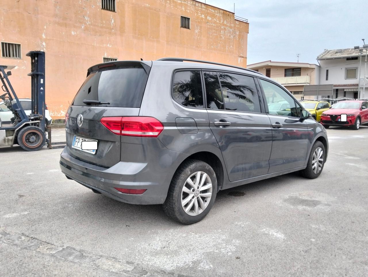 Volkswagen Touran 1.6 TDI 115 DSG 2018 Motore da Rivedere