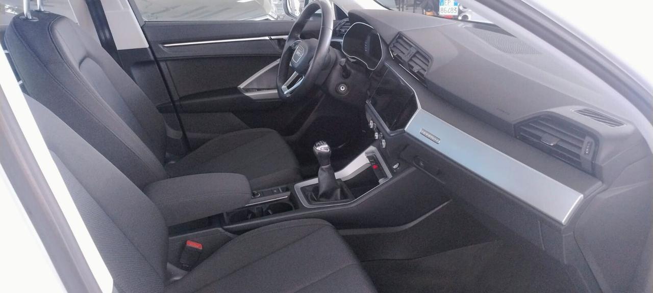 Audi Q3 35 TDI quattro Business Advanced