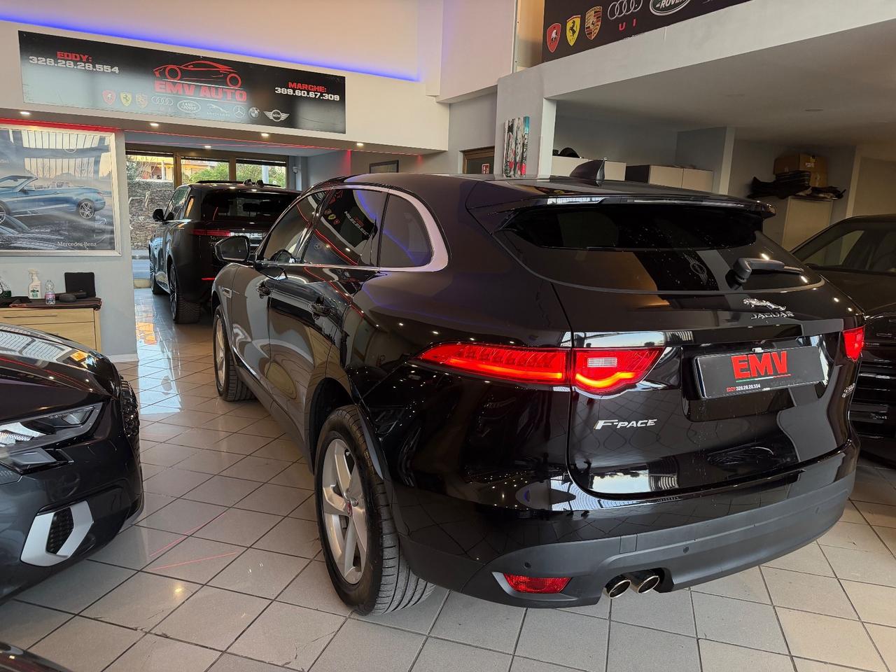 Jaguar F-Pace 2.0 D 180 CV AWD aut Chequered Flag