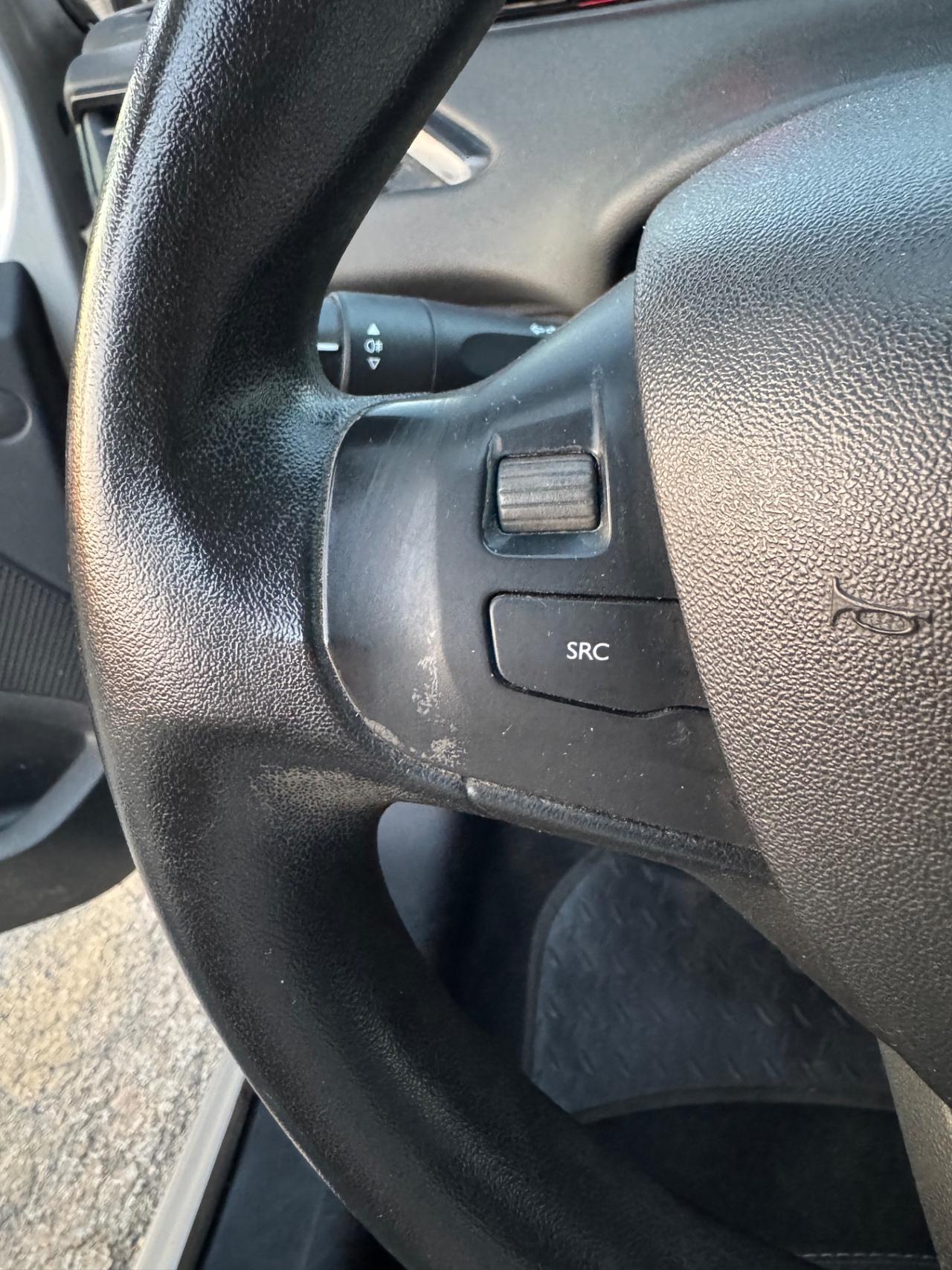 Peugeot 208 1.4 HDi LEGGI DESCRIZIONE
