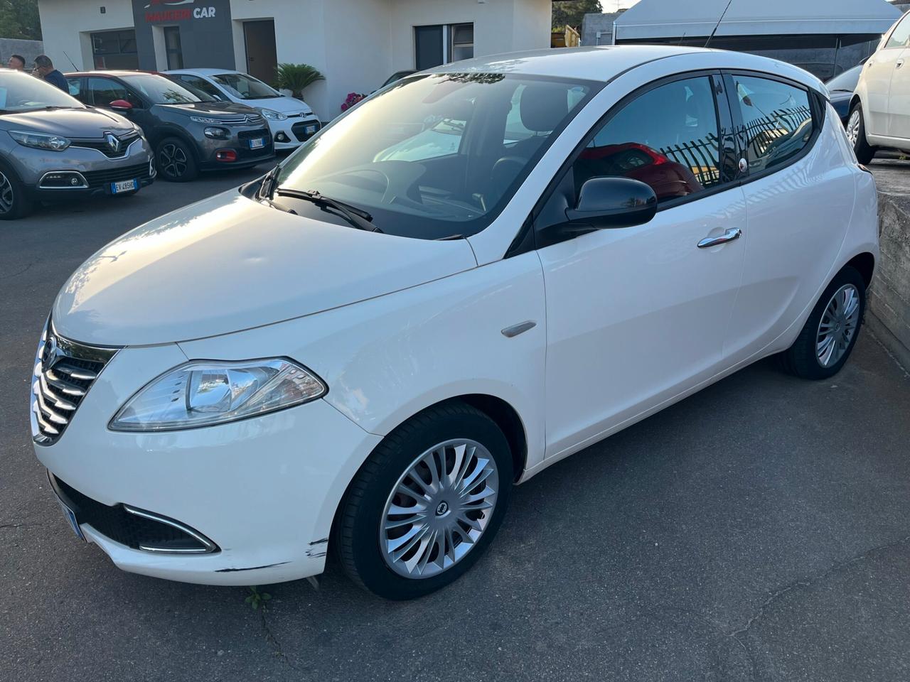 Lancia Ypsilon 1.2 69 CV 5 porte GPL Ecochic Silver