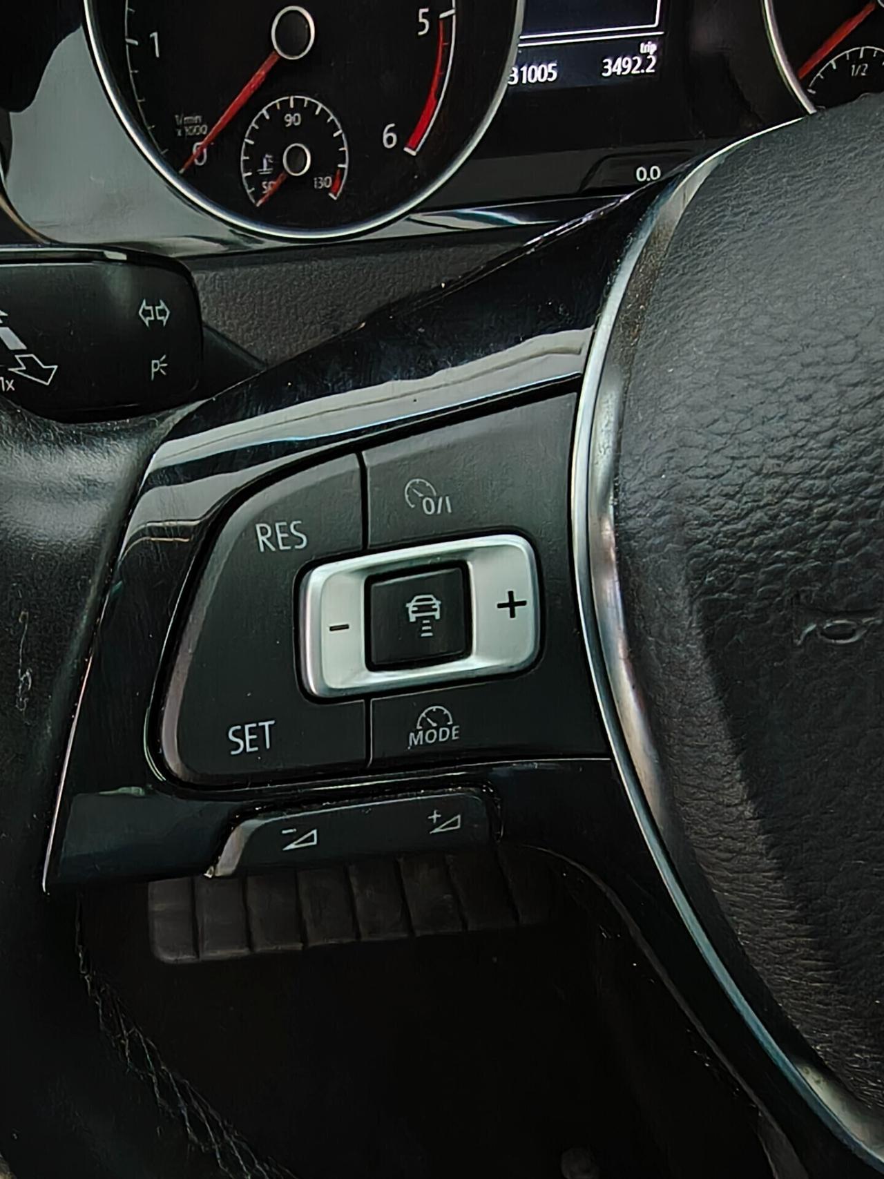 VOLKSWAGEN GOLF 1.6 TDI DSG 5P HIGHLINE