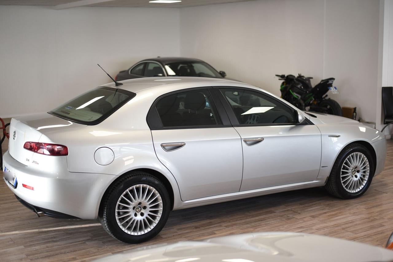 Alfa Romeo 159 1.9 JTDm 16V Exclusive Q-Tronic