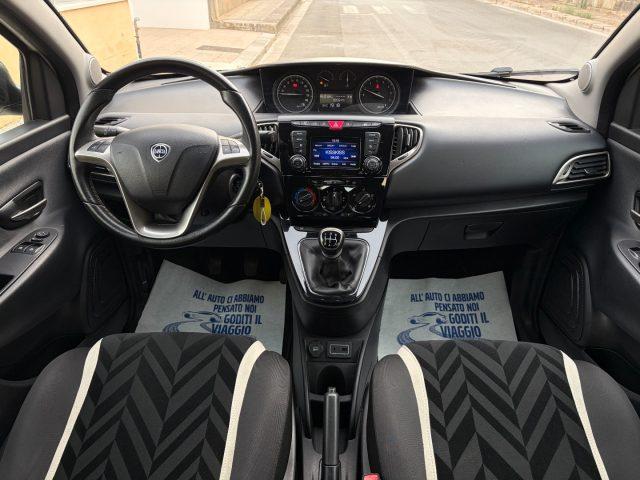 LANCIA Ypsilon 1.2 69 CV 5P. Gold