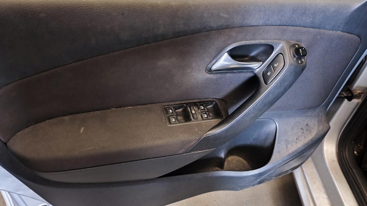 Volkswagen Polo 1.6 TDI 90CV DPF 5 porte Highline sinistrata anteriormente