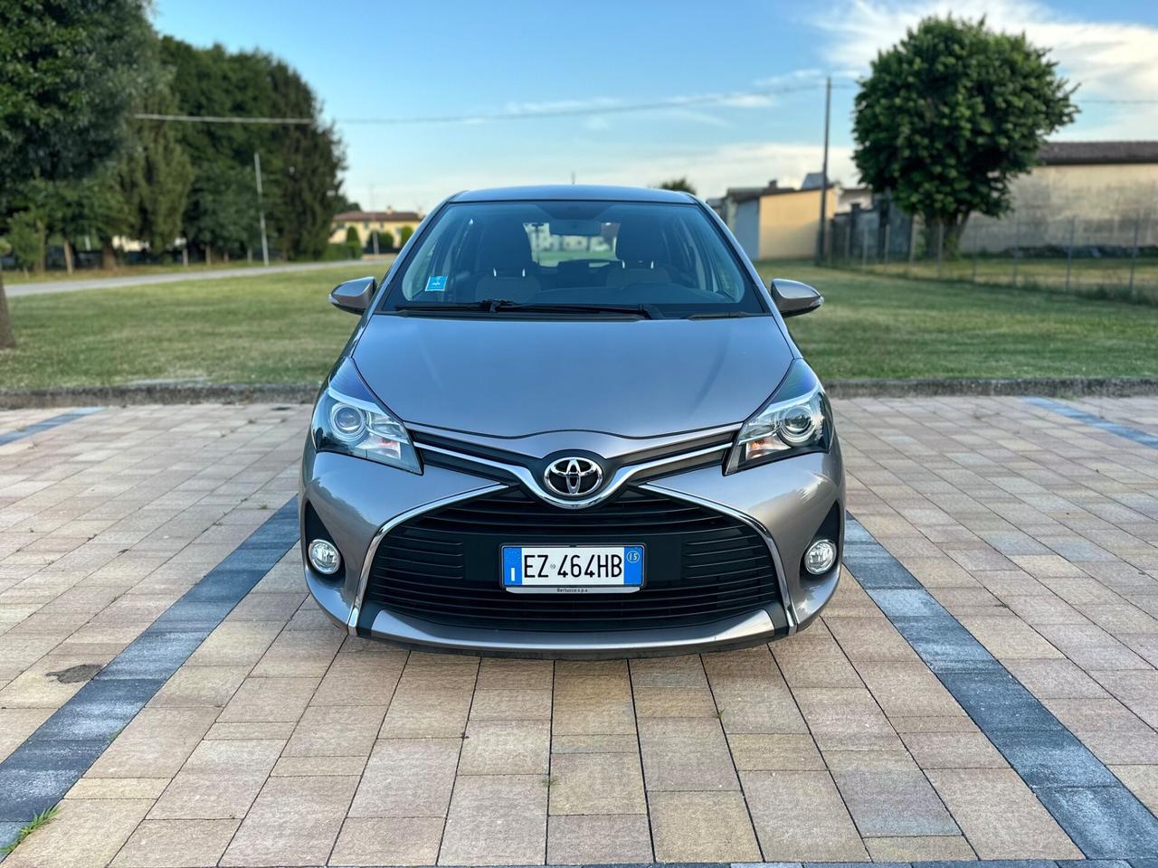 Toyota Yaris 1.0 5 porte Lounge NEOPATENTATI