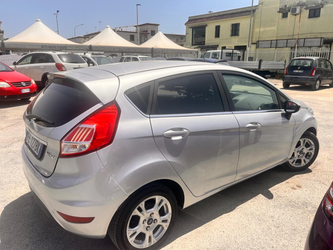 Ford Fiesta 1.5 TDCi 75CV 5 porte Black & White Edition