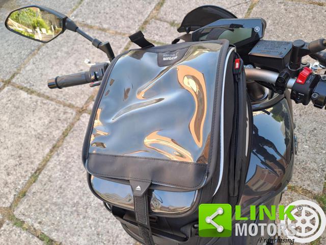 YAMAHA MT-09 .