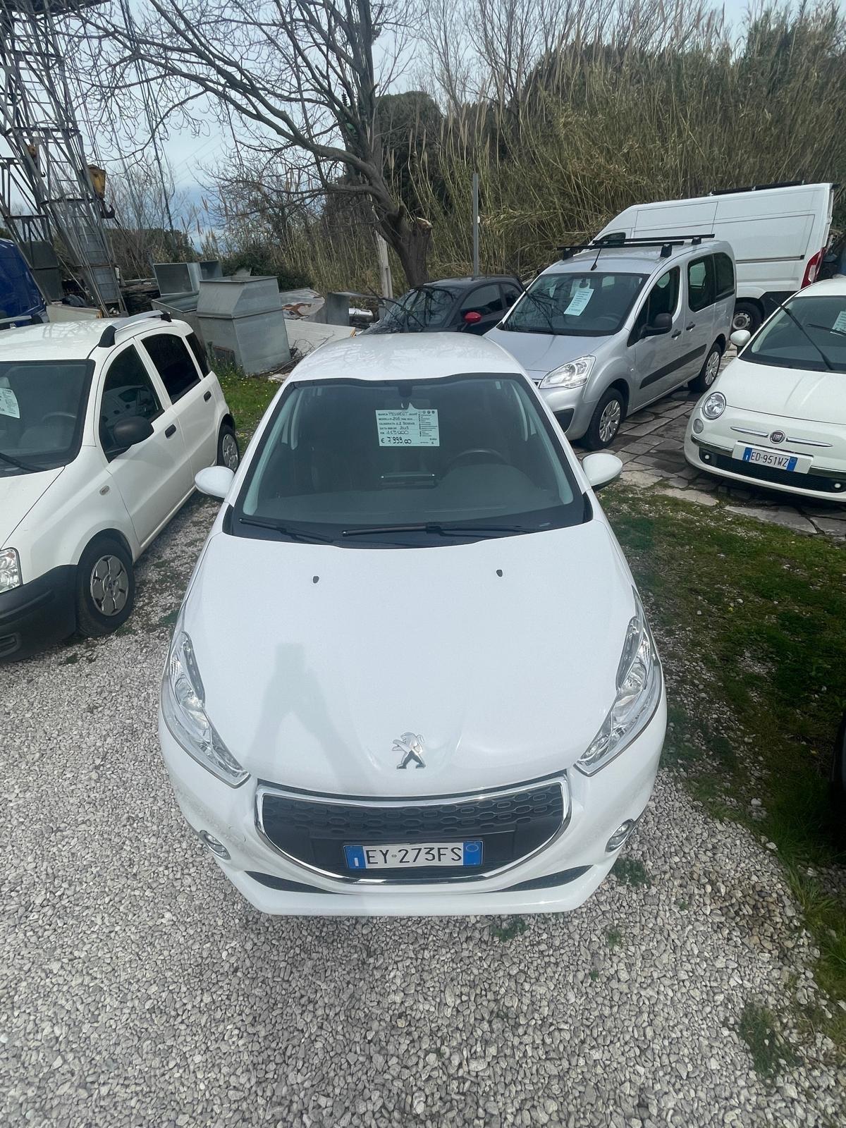 Peugeot 208 PureTech 82 5 porte Allure CERCHI CLIMA CRUISE MULTIFUNZIONE BLUETOOTH NAVIGATORE