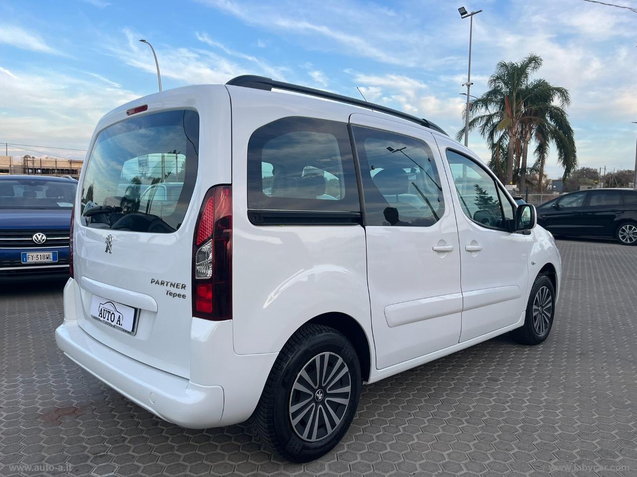 PEUGEOT Partner Tepee 1.6 e-HDi 92 Outdoor