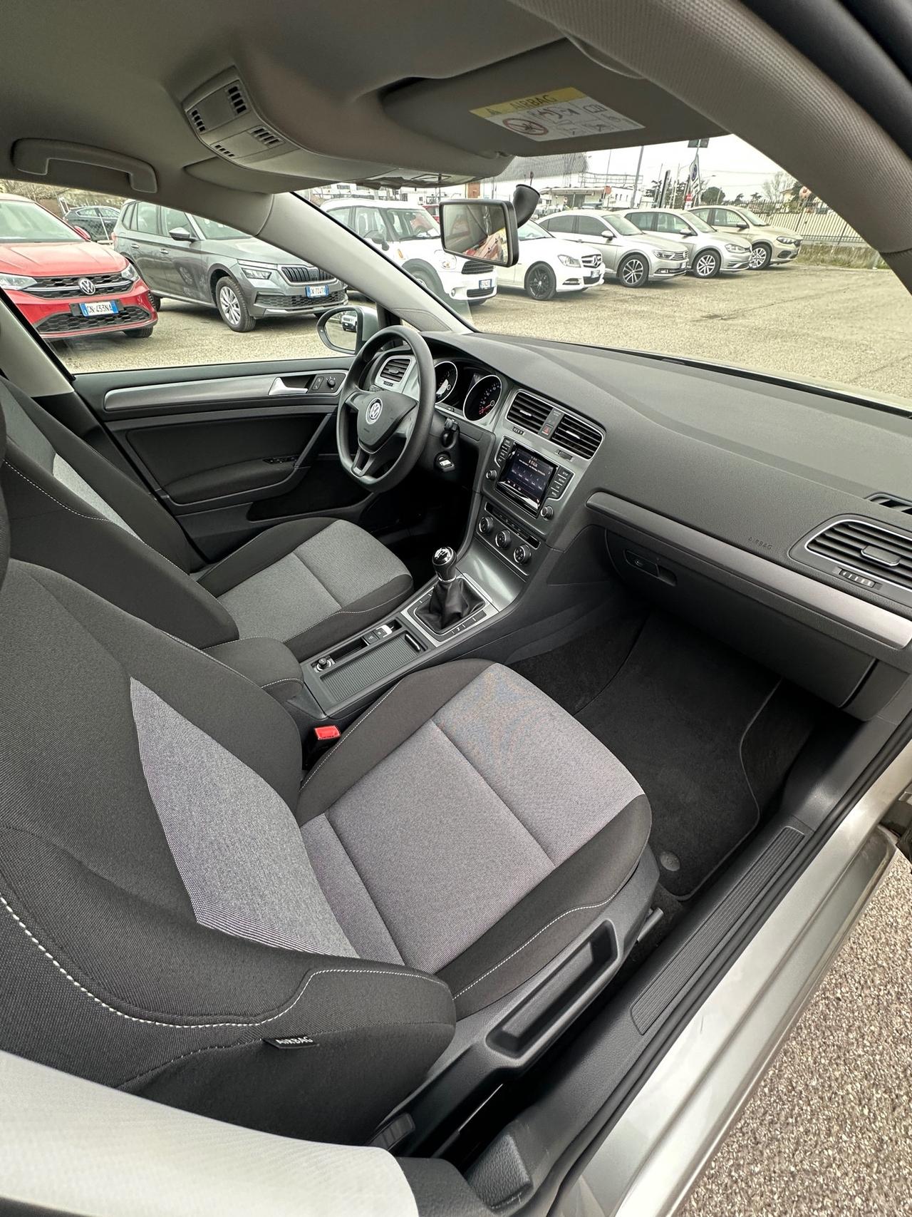 Volkswagen Golf Business 1.6 TDI BlueMotion Technology 35.000KM - 2015