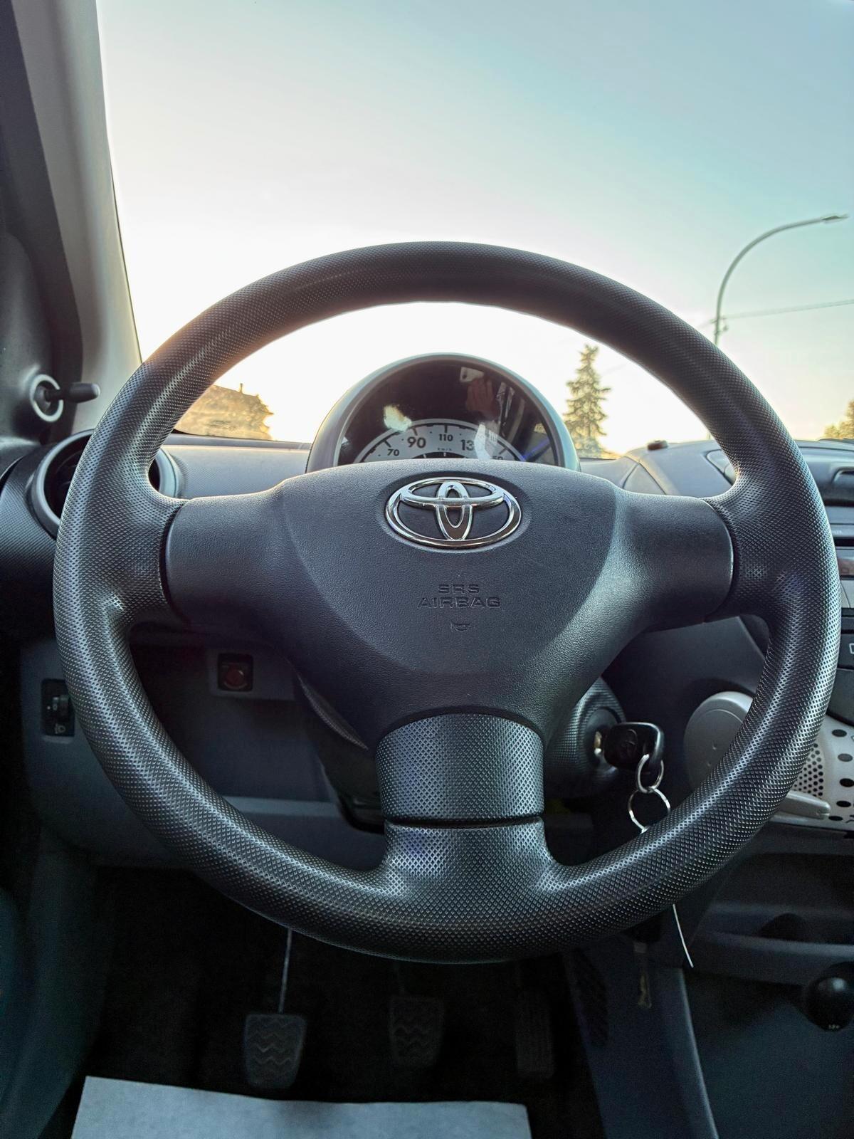 Toyota Aygo 1.0 12V VVT-i 5 porte Deep Ocean Connect MMT