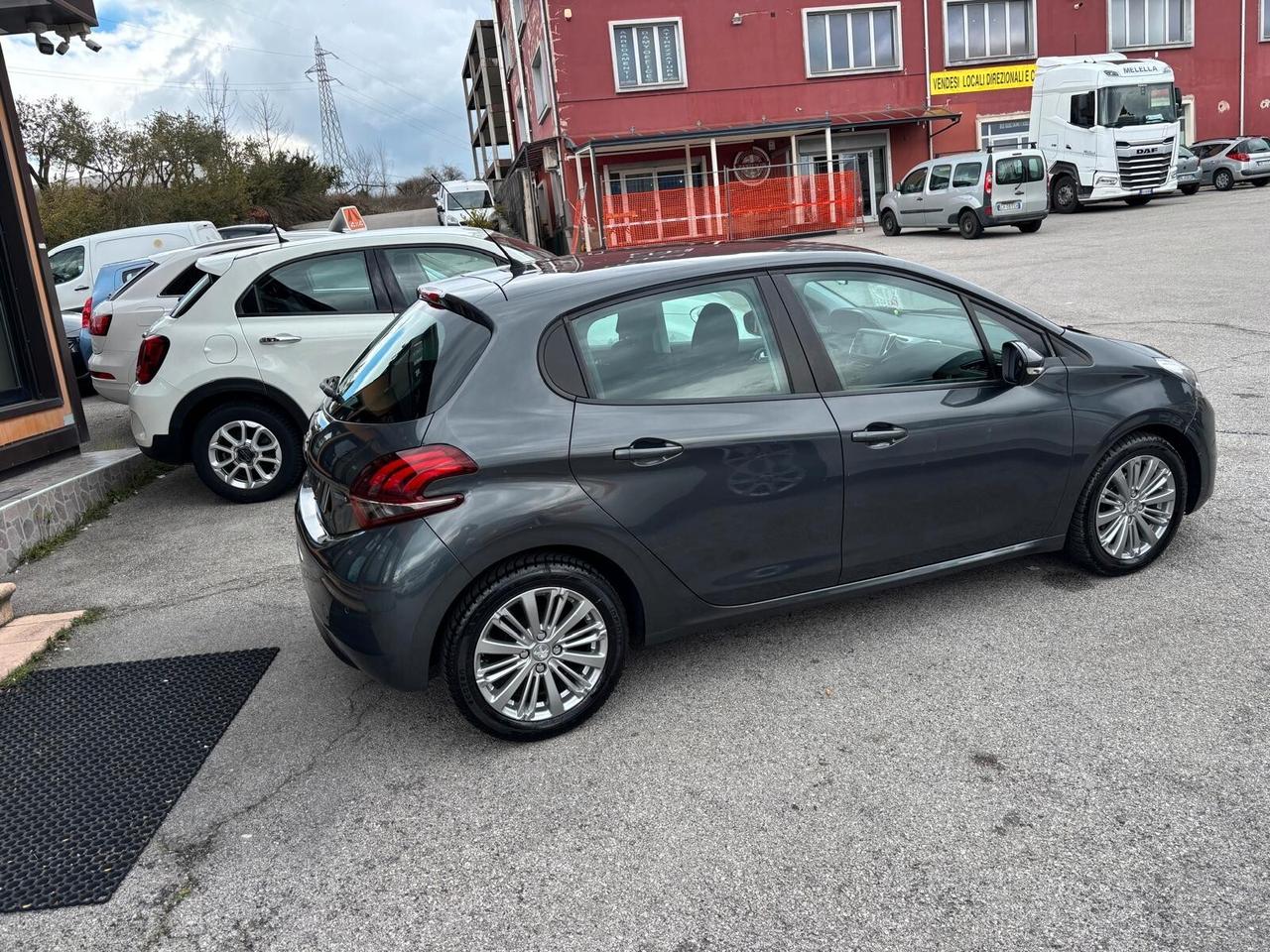 Peugeot 208 BlueHDi 75 5 porte Allure