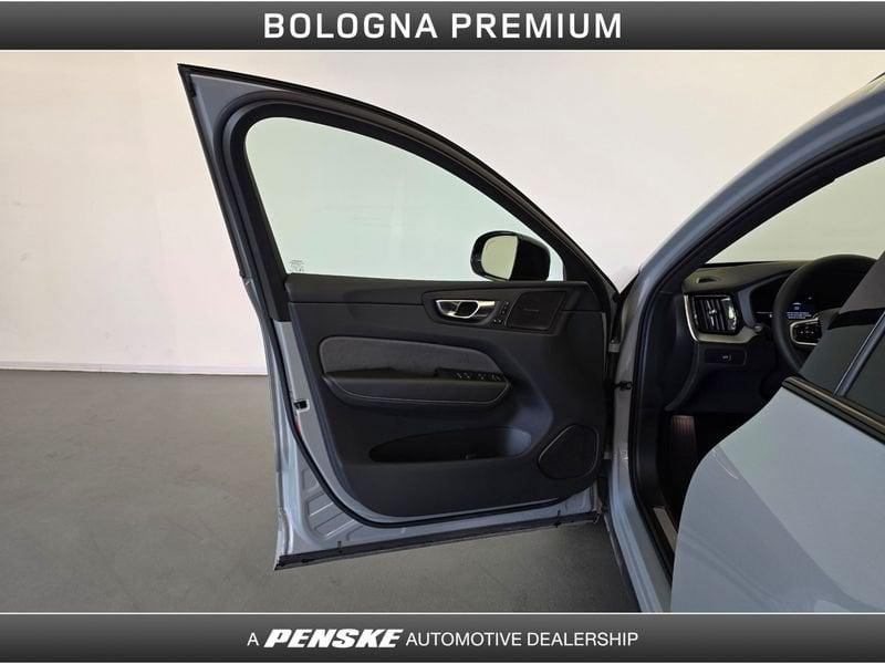 Volvo XC60 XC60 B5 AWD automatico Plus Dark
