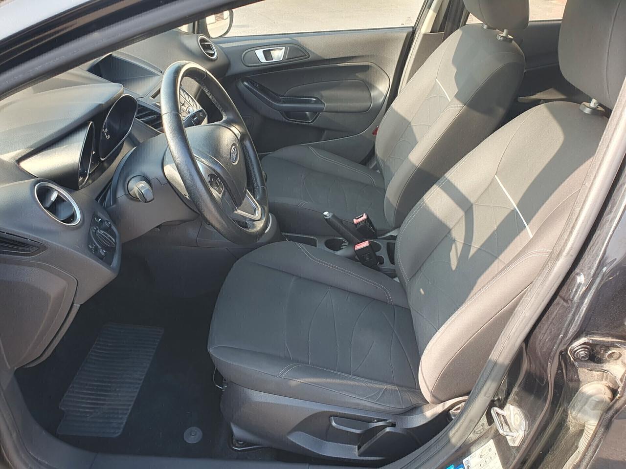 Ford Fiesta 1.5 TDCi 75CV Neopatentati 2015
