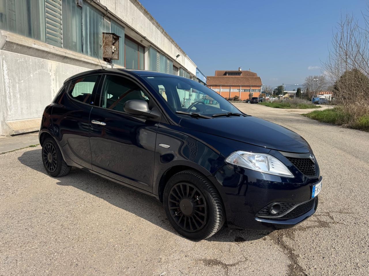 Lancia Ypsilon 1.2 69 CV 5 porte GPL Ecochic Platinum