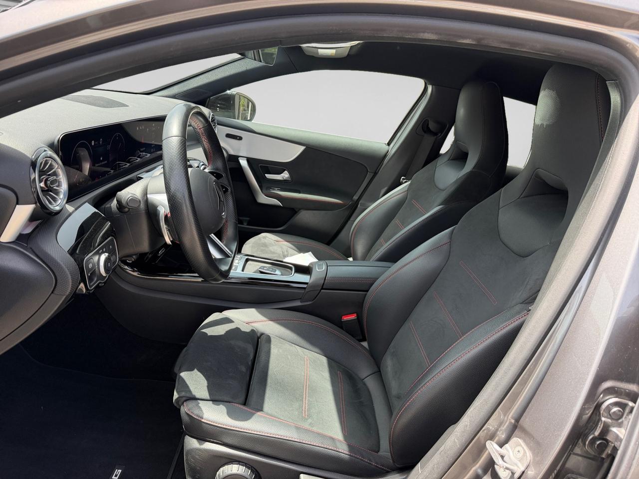 Mercedes-Benz Classe A - W177 2023 - A 180 d AMG Line Premium auto