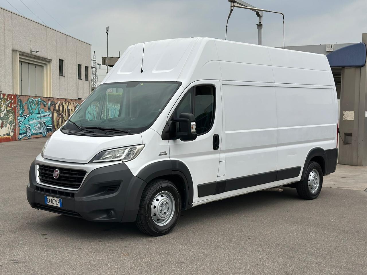 Fiat ducato con pedana caricatrice