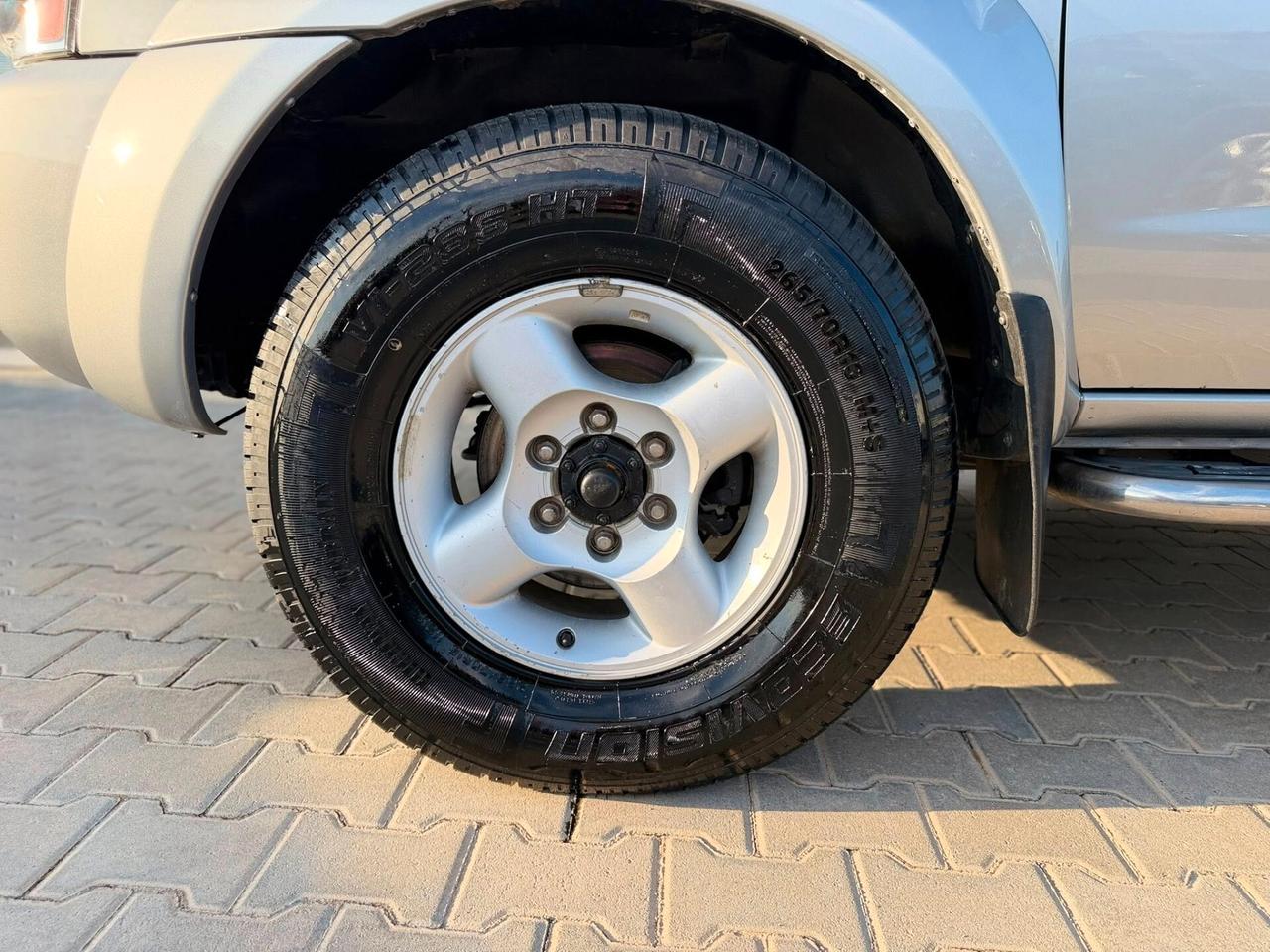 Nissan King Cab 2.5 Diesel 2 porte con gancio di traino