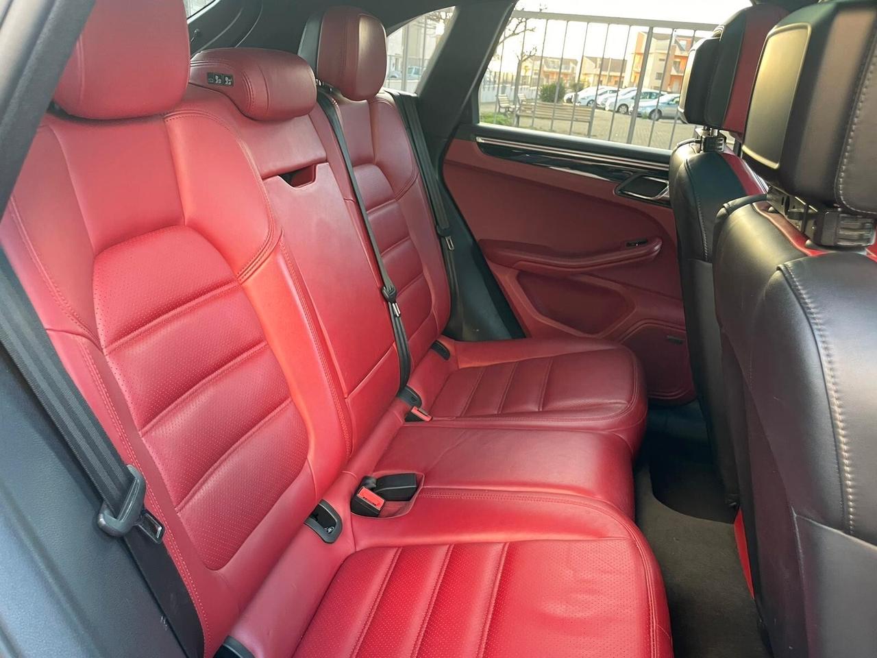 Porsche Macan 3.0 S Diesel , ALL. TURBO, INTERNI ROSSI, TETTO, FULL FULL
