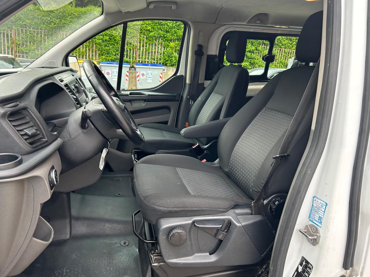 Ford Transit Custom 2.0 TDCi 130 Mixto 5 Posti