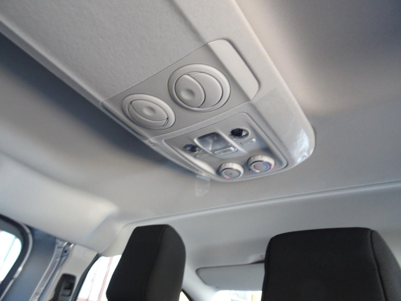 Peugeot Expert HDi 180 S&S EAT8 PL-TN 9 POSTI