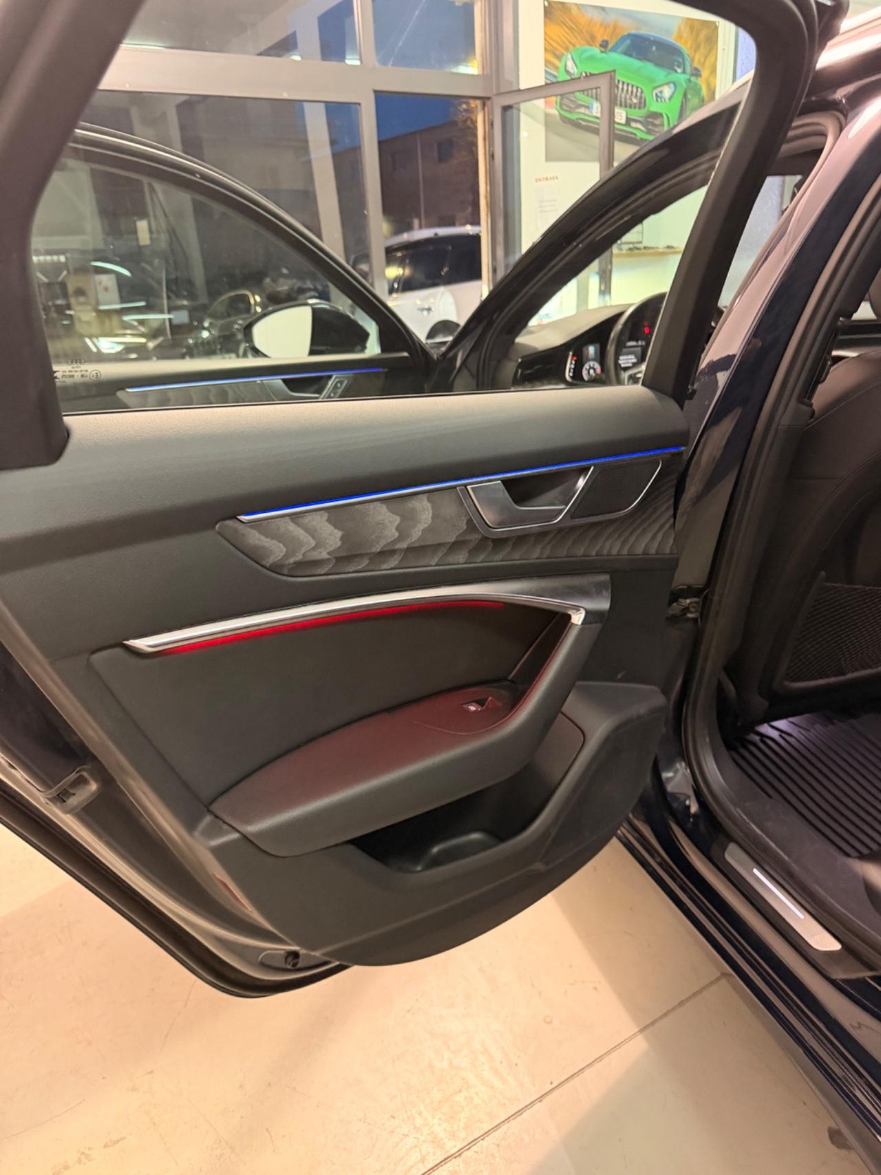 Audi A6 Avant 40 2.0 TDI quattro ultra S tronic LINE Design