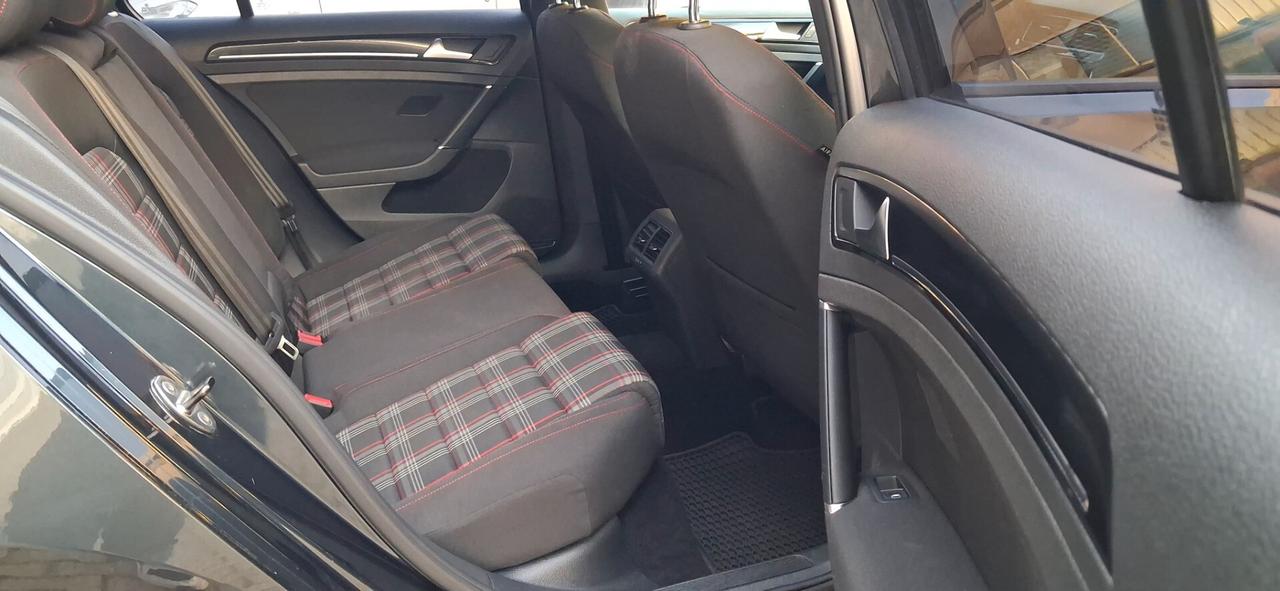Volkswagen Golf GTI Performance 2.0 TSI DSG 5p. BlueMotion Technology