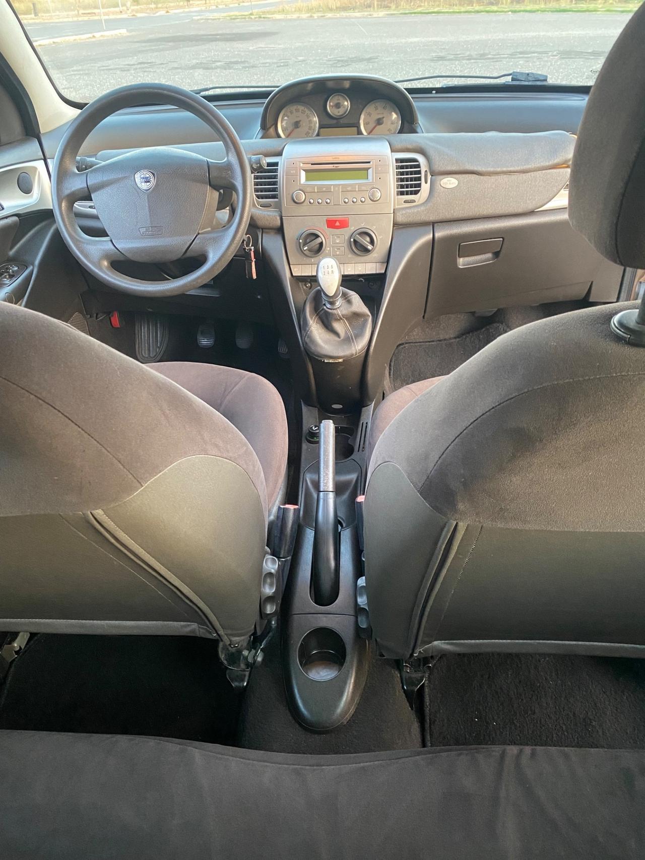 Lancia Ypsilon 1.2 Oro Giallo