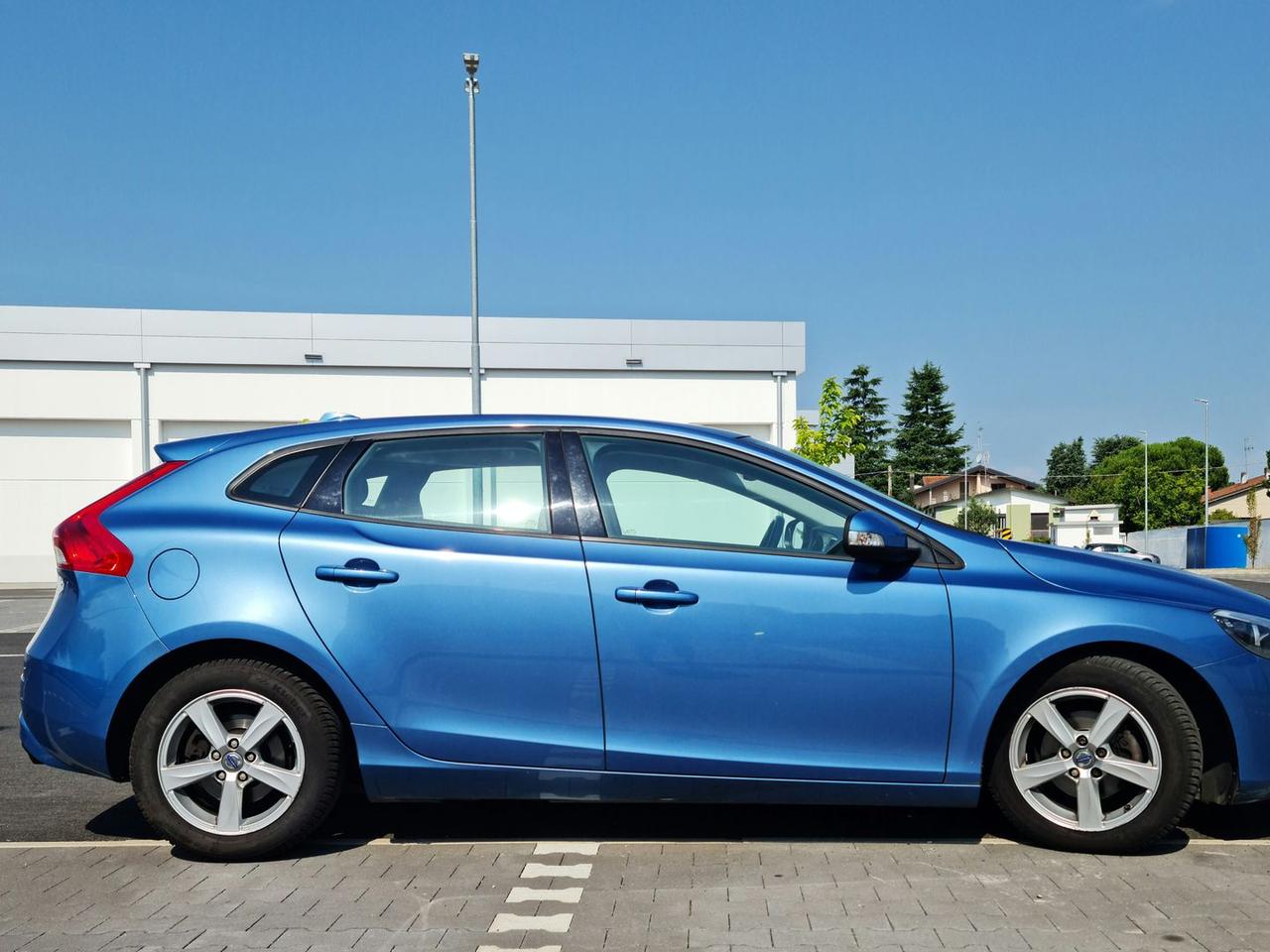 Volvo V40 KINETIC #6087