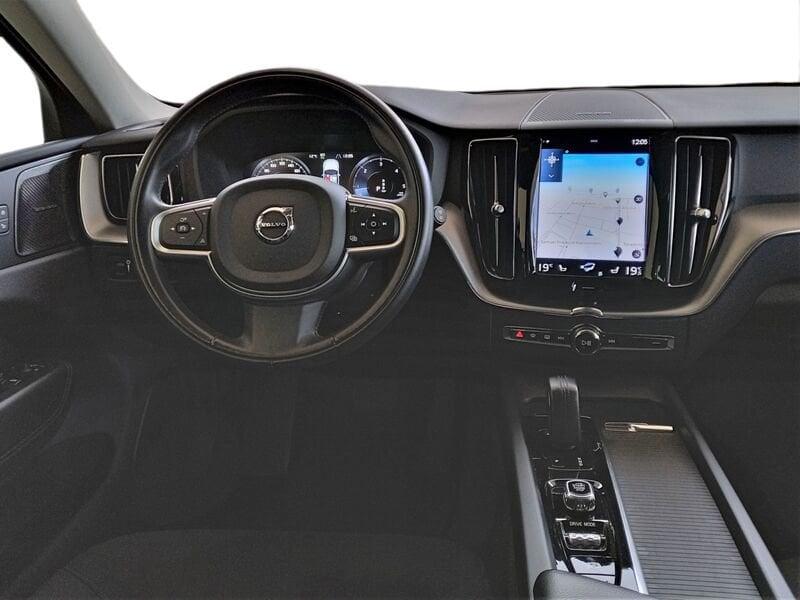 Volvo XC60 B4 197+14 CV Mild Hybrid (D) Automatica NAVI LED Momentum