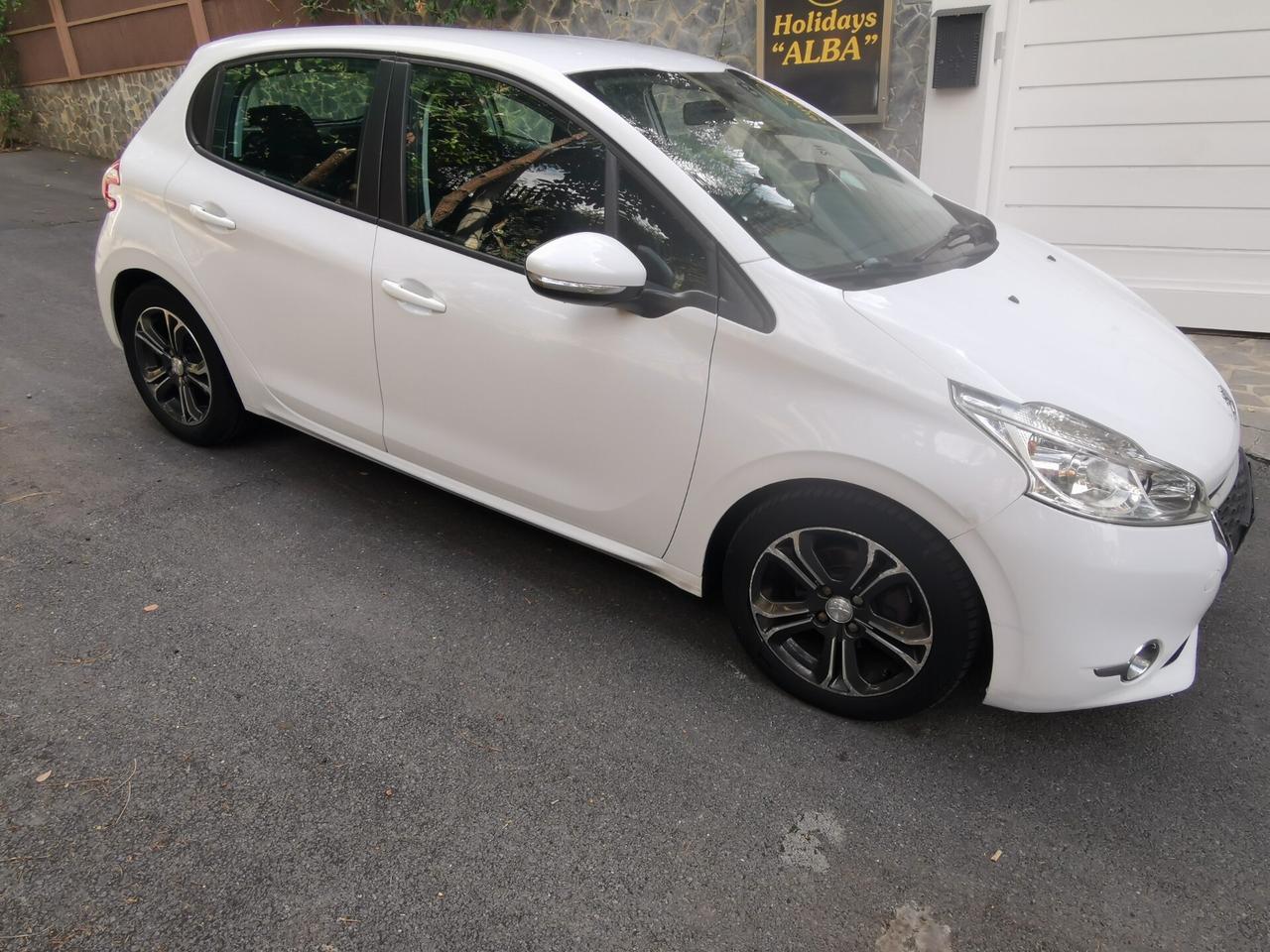 Peugeot 208 1.2 VTi 82 CV 5 porte Access 2014